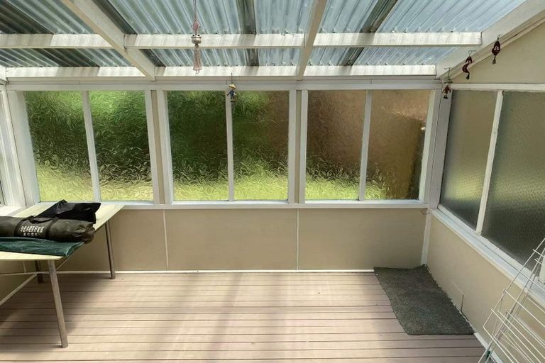 Photo of property in 9 Rickards Place, New Lynn, Auckland, 0600