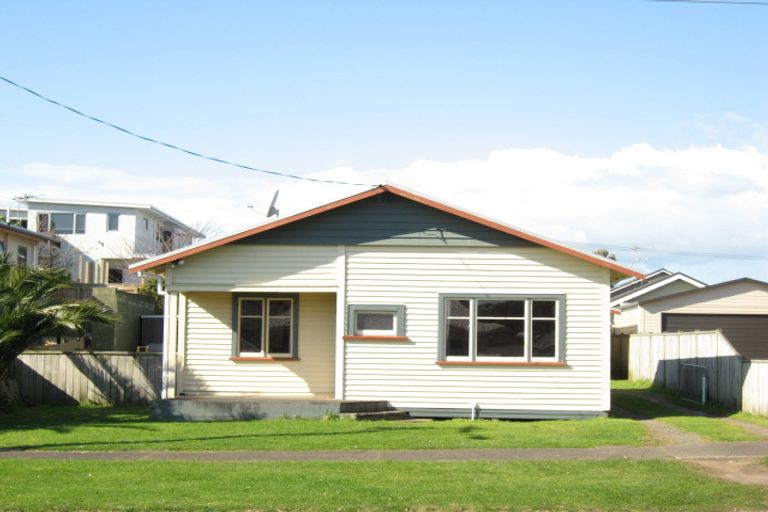 Photo of property in 15 Newton Street, Fitzroy, New Plymouth, 4312