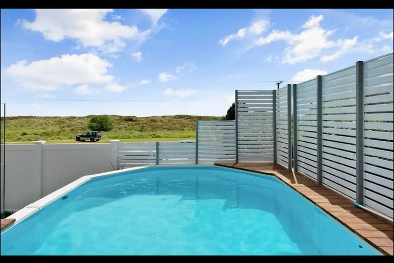 Photo of property in 996 Papamoa Beach Road, Papamoa Beach, Papamoa, 3118