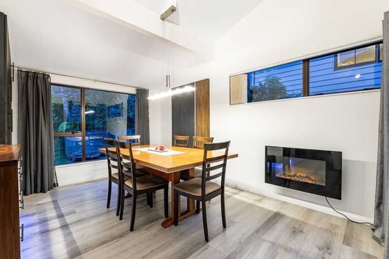 Photo of property in 28 Peterhouse Street, Tawa, Wellington, 5028