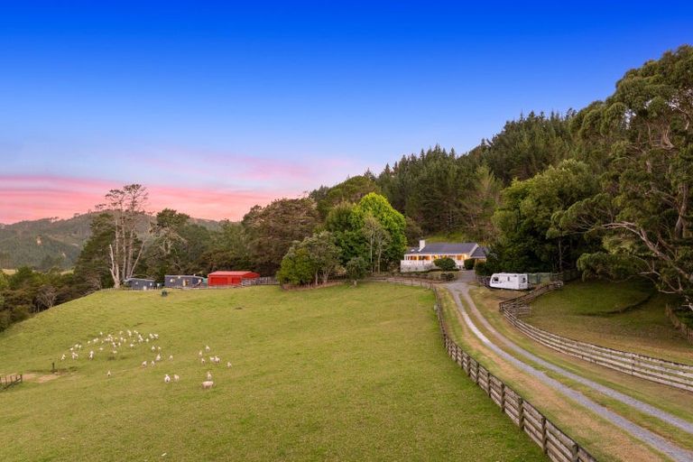 Photo of property in 1041 Woodcocks Road, Kaipara Flats, Warkworth, 0981