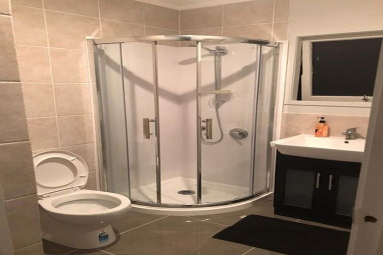 Photo of property in 12a Waiari Road, Conifer Grove, Takanini, 2112