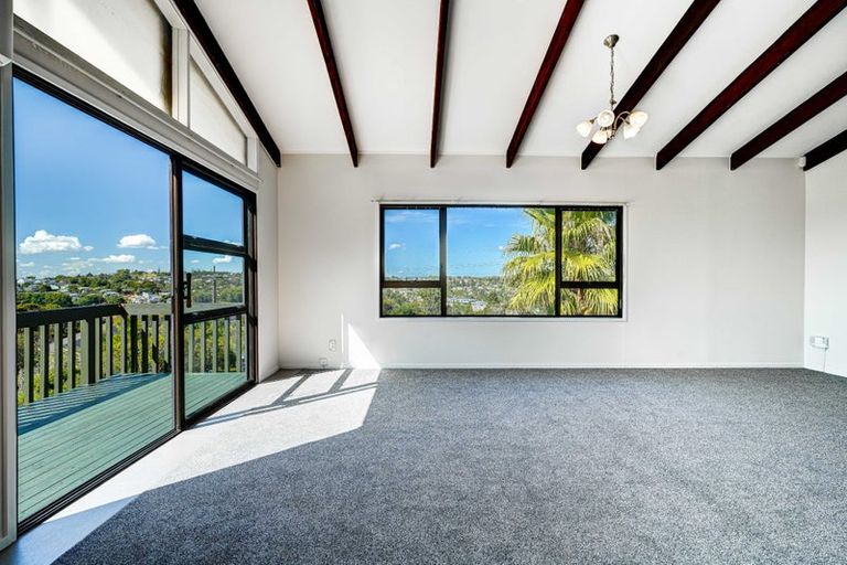 Photo of property in 29 Noeleen Street, Glenfield, Auckland, 0629