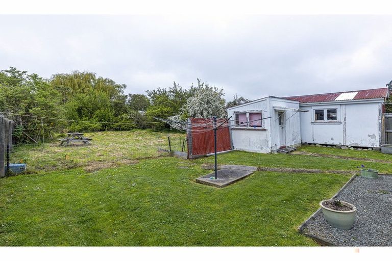 Photo of property in 28 Augustine Street, Waimate, 7924
