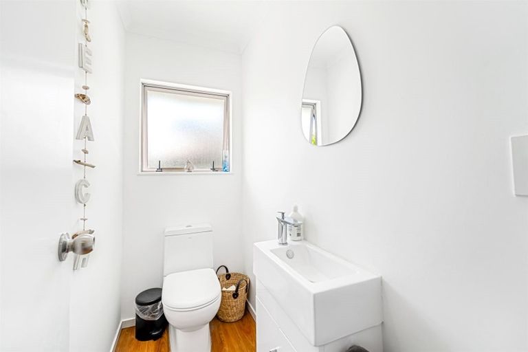 Photo of property in 22 Cascaden Road, Gulf Harbour, Whangaparaoa, 0930