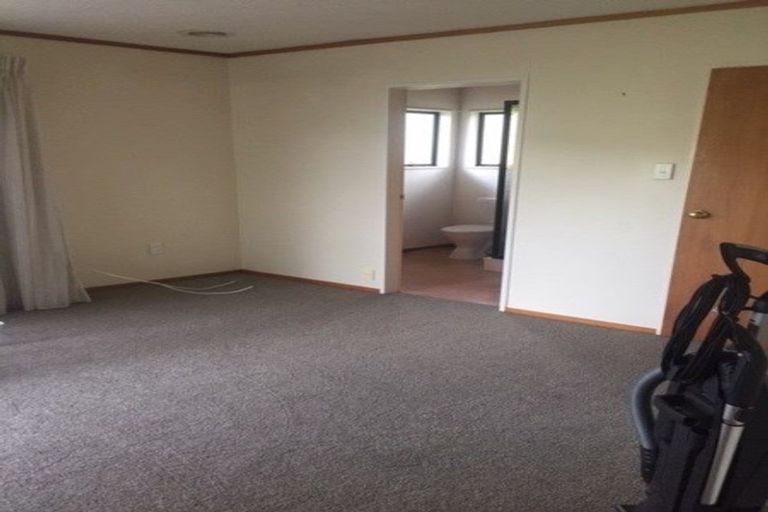 Photo of property in 42 Lakewood Avenue, Churton Park, Wellington, 6037