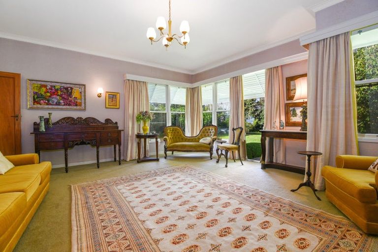 Photo of property in 18 Vista Place, Kawaha Point, Rotorua, 3010