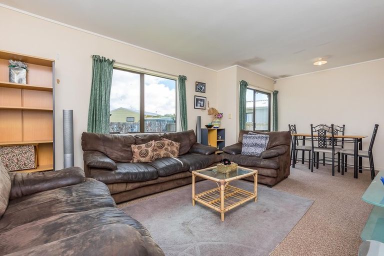 Photo of property in 1/25 Kennington Drive, Clendon Park, Auckland, 2103