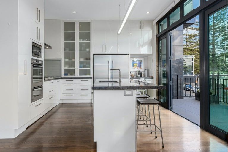 Photo of property in 286 Oriental Parade, Oriental Bay, Wellington, 6011