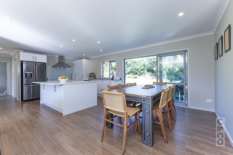 Photo of property in 23 Crabb Fields Lane, Riverhead, 0820