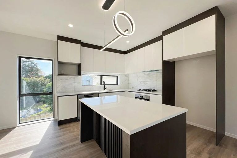 Photo of property in 30d Tudor Road, Henderson, Auckland, 0610