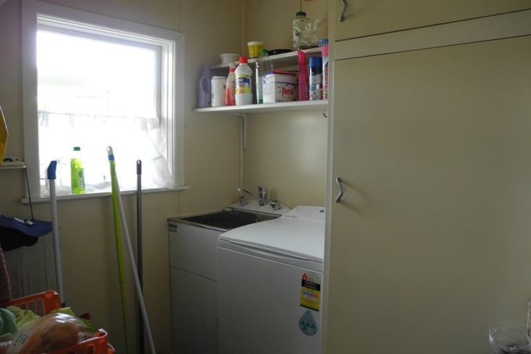 Photo of property in 9 Oxford Street, Waimate, 7924