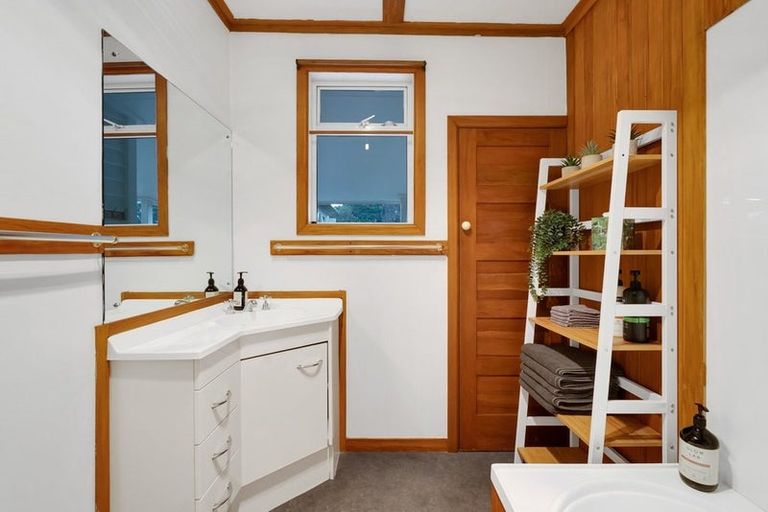 Photo of property in 42 Gaine Street, New Plymouth, 4310