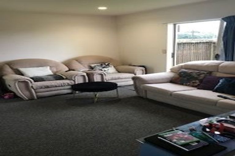 Photo of property in 7 Lockington Avenue, Henderson, Auckland, 0612