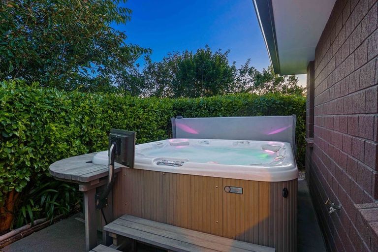 Photo of property in 9 Angus Way, Nikau Valley, Paraparaumu, 5032