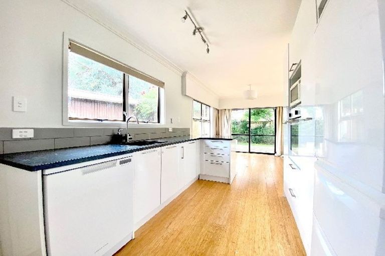 Photo of property in 1/17 Thornton Road, Milford, Auckland, 0620