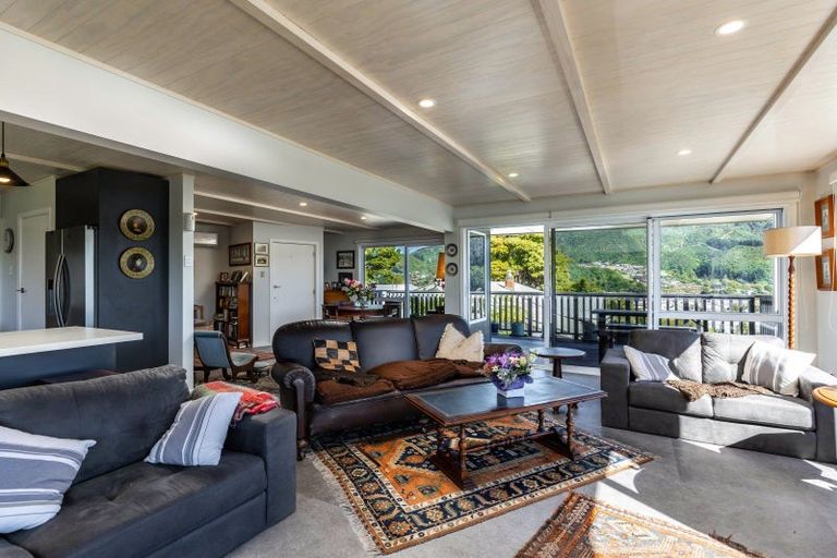 Photo of property in 3 Russell Street, Picton, 7220