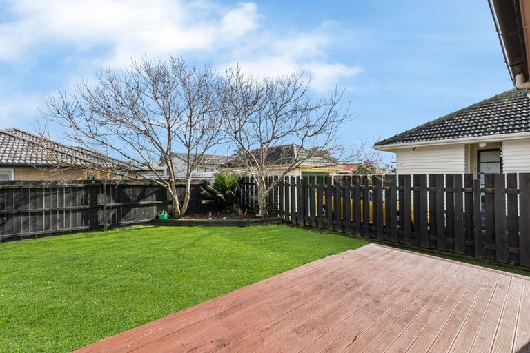 Photo of property in 20 Grove Road, Papakura, 2110