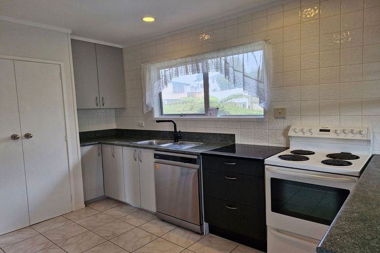 Photo of property in 2 Alexander Avenue, Torbay, Auckland, 0630