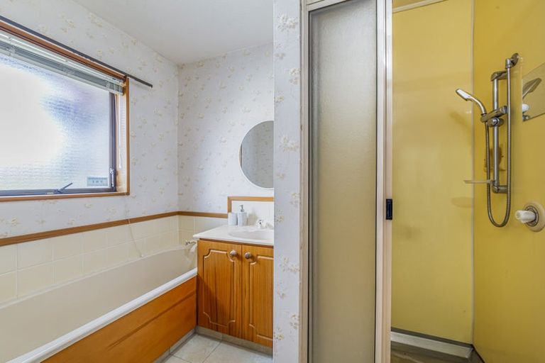 Photo of property in 2/49 Division Street, Riccarton, Christchurch, 8041