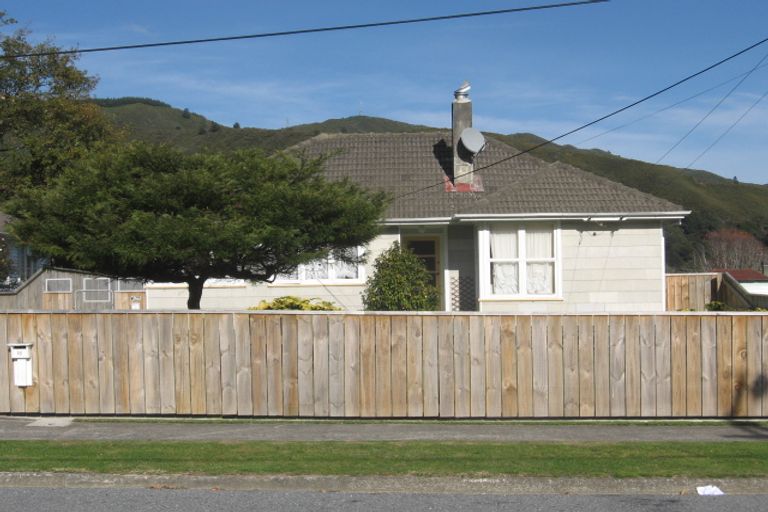 Photo of property in 16 Prebble Grove, Naenae, Lower Hutt, 5011