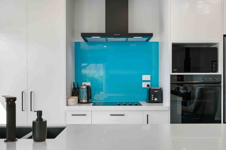 Photo of property in 2 Collie Road, Pukekohe, 2120