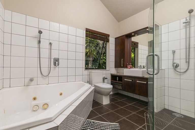 Photo of property in 41 Isobel Road, Greenhithe, Auckland, 0632