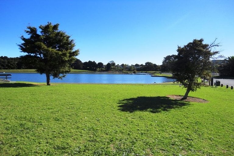 Photo of property in 27 Mcquarrie Avenue, Wattle Downs, Auckland, 2103