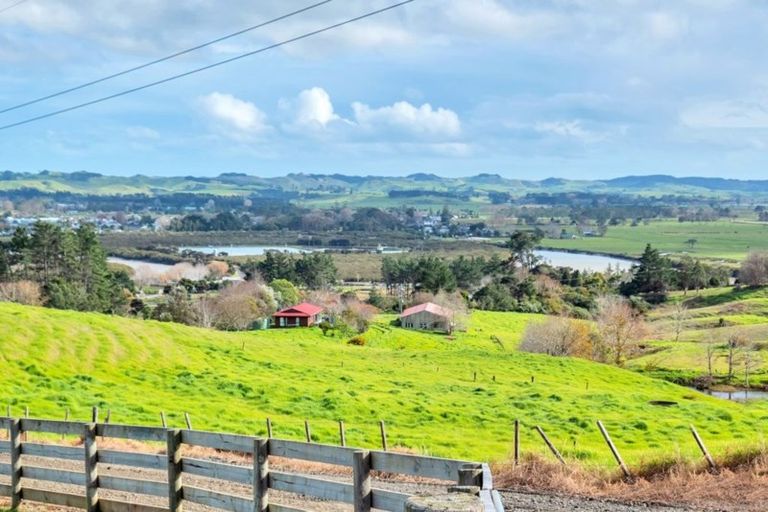 Photo of property in 64 Kaipara Coast Highway, Helensville, Kaukapakapa, 0871