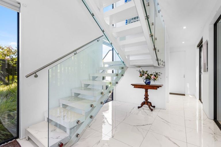 Photo of property in 74 Merivale Lane, Merivale, Christchurch, 8014