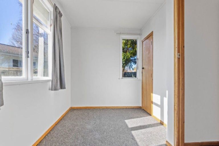 Photo of property in 15 Te Rangitautahanga Road, Turangi, 3334