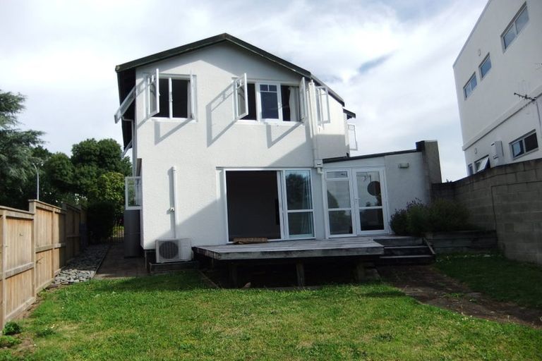 Photo of property in 32 Lake Crescent, Hamilton Lake, Hamilton, 3204