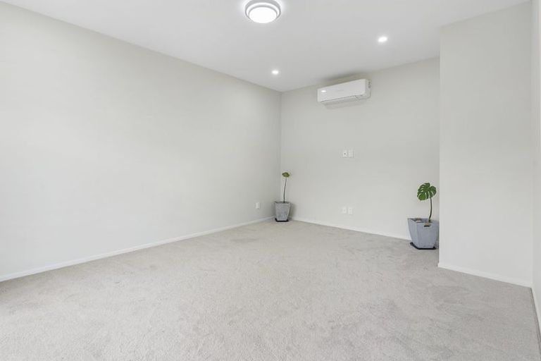 Photo of property in 21c Cherry Tree Place, Massey, Auckland, 0614