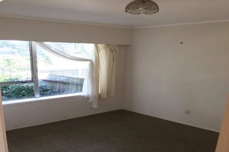 Photo of property in 2/18 Mirrabooka Avenue, Botany Downs, Auckland, 2010
