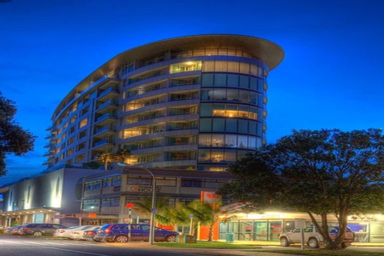 Photo of property in 1107/11 Tamariki Avenue, Kelston, Auckland, 0602