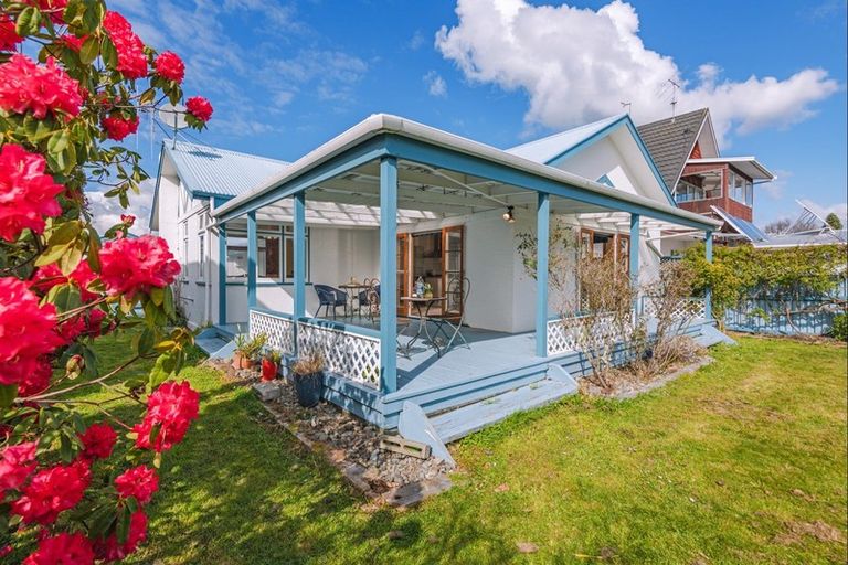 Photo of property in 10 Jensen Street, Hokowhitu, Palmerston North, 4410