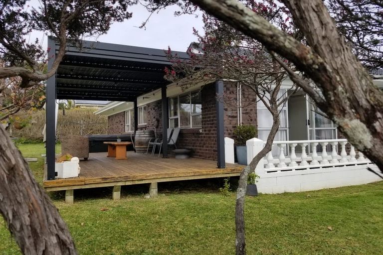 Photo of property in 1/2 Palm Court Drive, Glen Eden, Auckland, 0602