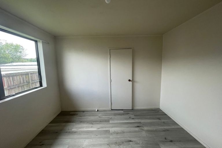 Photo of property in 2/12 Trimdon Street, Randwick Park, Auckland, 2105