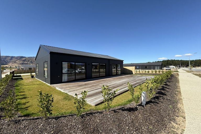 Photo of property in 25 Longview Drive, Lake Hawea, 9382