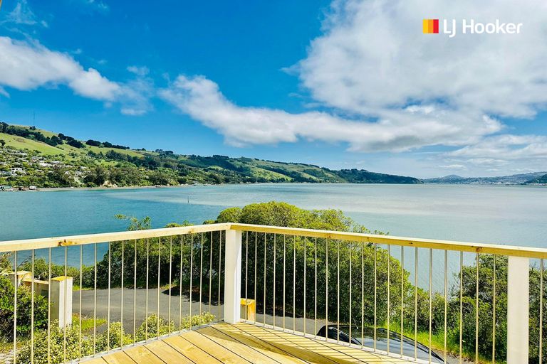 Photo of property in 6 Bewley Avenue, Macandrew Bay, Dunedin, 9014