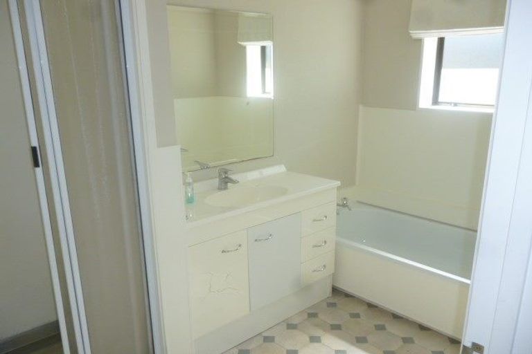 Photo of property in 5/50 Wellington Street, Howick, Auckland, 2014