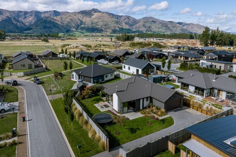 Photo of property in 15 Pennycook Place, Lake Hawea, Wanaka, 9382