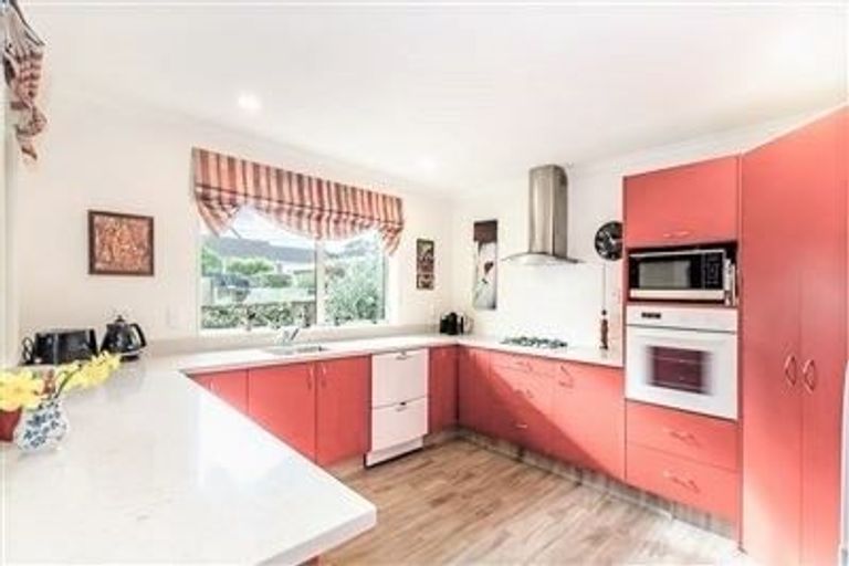 Photo of property in 61b Amohia Street, Paraparaumu, 5032