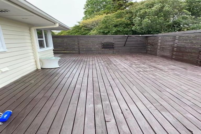 Photo of property in 5 Jonathan Place, Sunnynook, Auckland, 0620