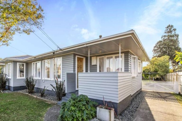Photo of property in 1/15 Elizabeth Street, Papakura, 2110