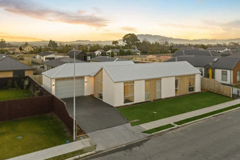 Photo of property in 20 Greig Crescent, Amberley, 7410
