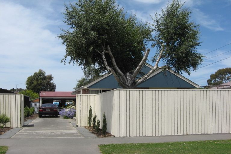 Photo of property in 24 Tenby Place, Avondale, Christchurch, 8061