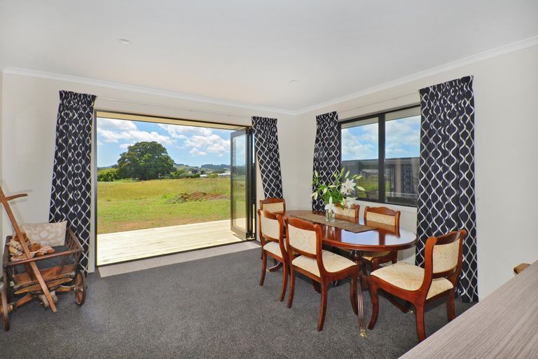 Photo of property in 18 Wairau Drive, Tikipunga, Whangarei, 0112