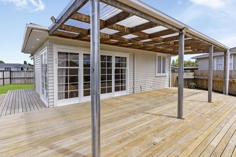 Photo of property in 1/1 Cooper Place, Papakura, 2110