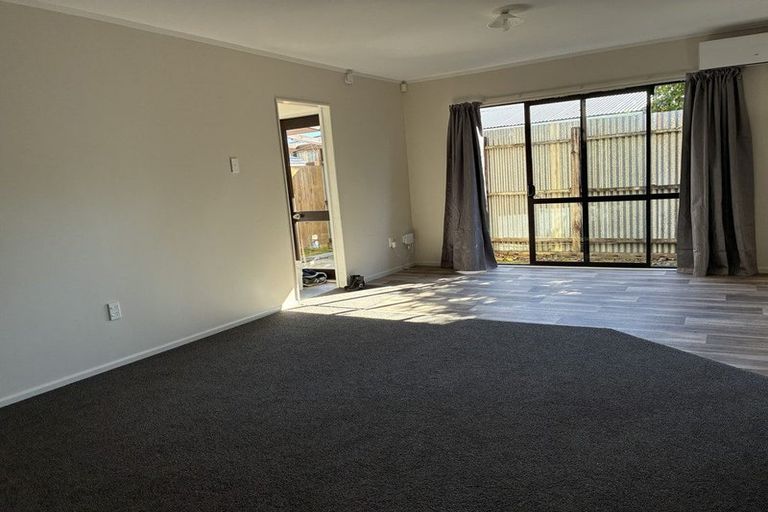 Photo of property in 5 Gregg Place, Sunnyvale, Auckland, 0612